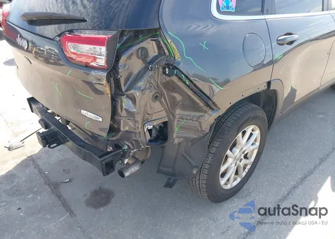 2017 Jeep Cherokee Latitude 4X4 z USA, uszkodzony, nr VIN 1C4PJMCS1HW655874